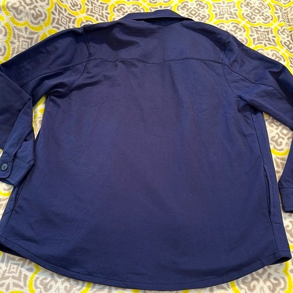 NEW NWT - blue button up Shacket / shirt jacket with side pockets and collar. - Picture 4 of 9